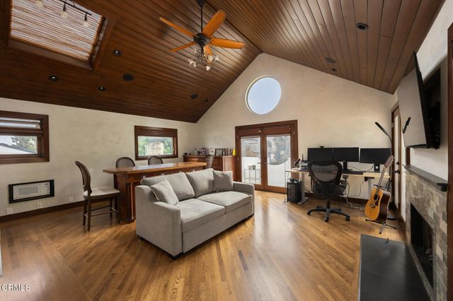 601 Durwood Drive, La Canada Flintridge, CA 91011