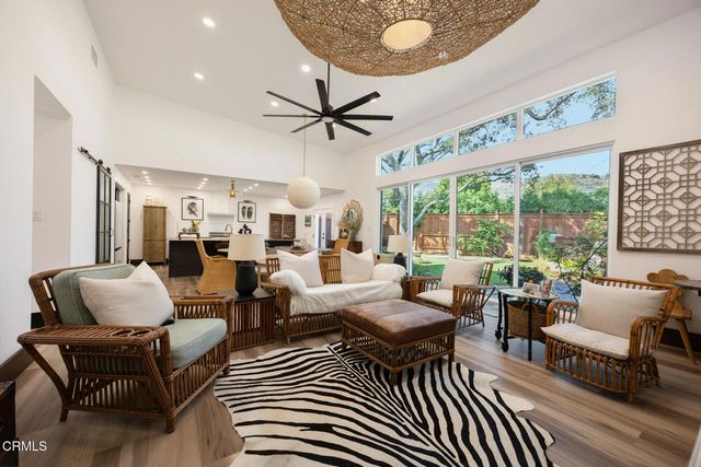 601 Durwood Drive, La Canada Flintridge, CA 91011