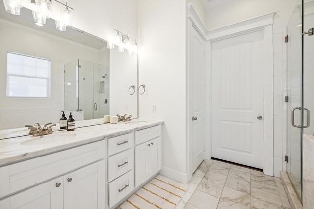 304 Walton Street, Houston, TX 77009