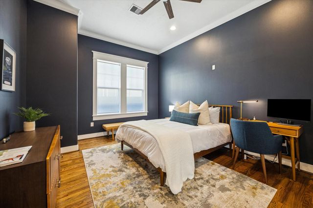 304 Walton Street, Houston, TX 77009