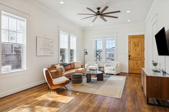 304 Walton Street, Houston, TX 77009