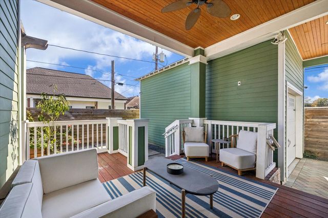 304 Walton Street, Houston, TX 77009