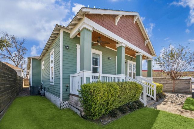 304 Walton Street, Houston, TX 77009