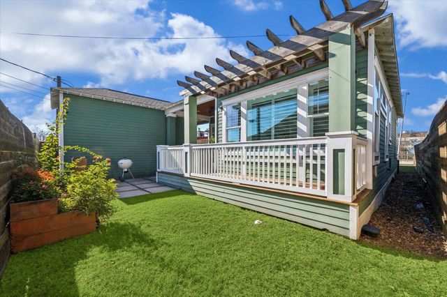 304 Walton Street, Houston, TX 77009