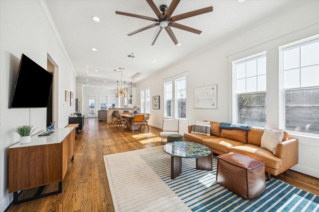 304 Walton Street, Houston, TX 77009