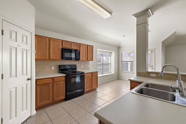 225 King Elder LN, Leander, TX 78641