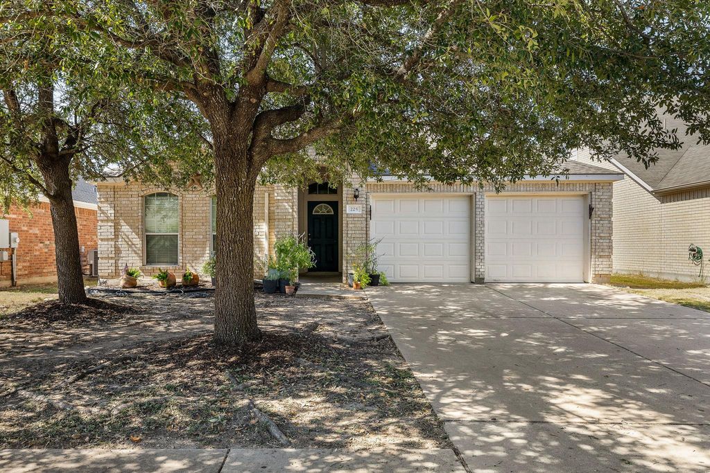 225 King Elder LN, Leander, TX 78641