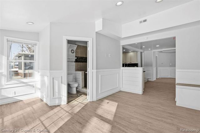 33805 Orangelawn Street, Livonia, MI 48150