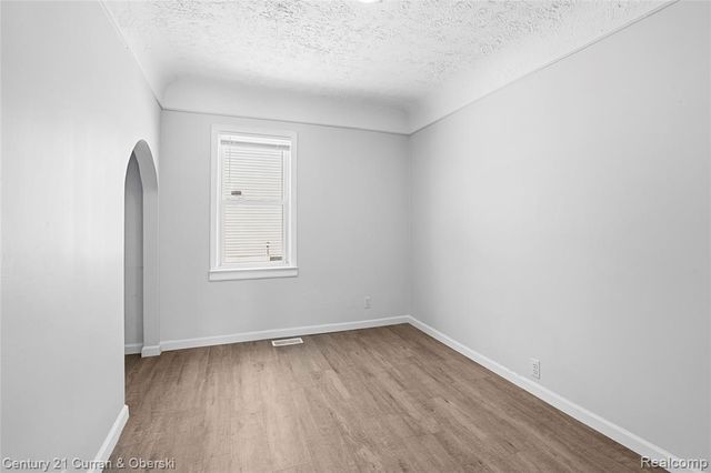 33805 Orangelawn Street, Livonia, MI 48150