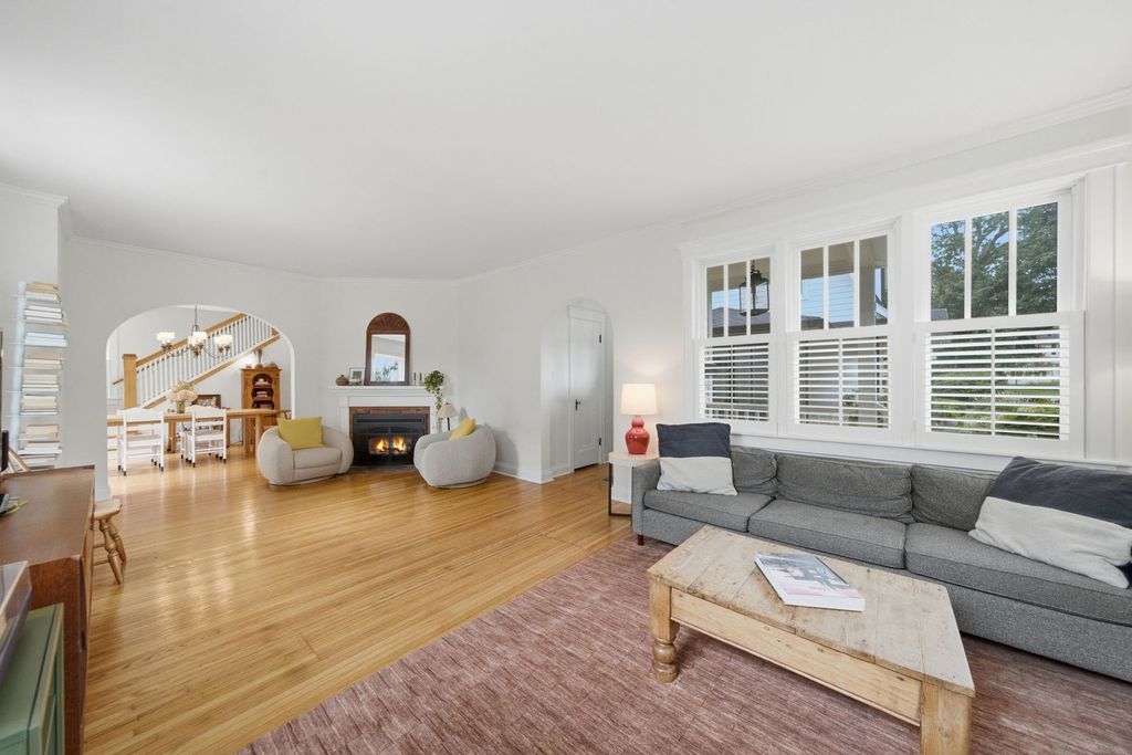 4712 Middaugh Avenue, Downers Grove, IL 60515 — photo 5