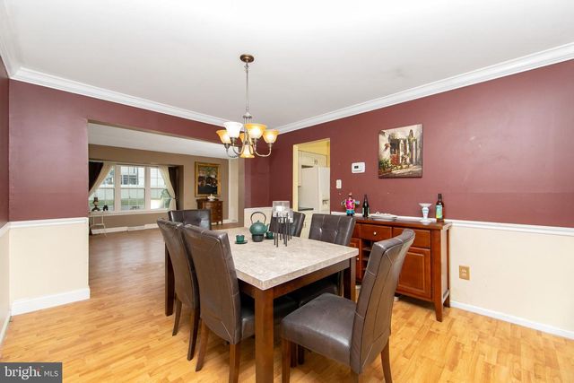 180 INDEPENDENCE DR, Holland, PA 18966