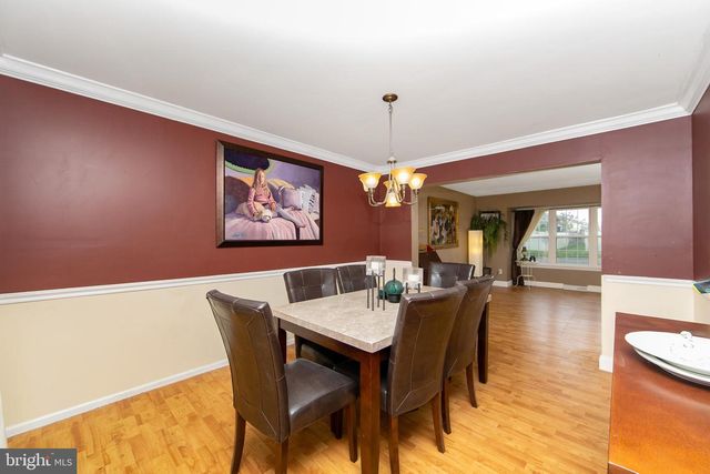 180 INDEPENDENCE DR, Holland, PA 18966