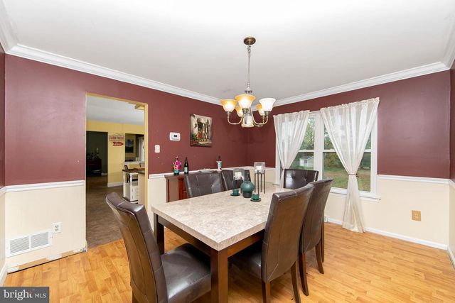 180 INDEPENDENCE DR, Holland, PA 18966