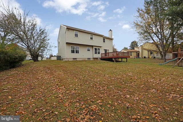 180 INDEPENDENCE DR, Holland, PA 18966