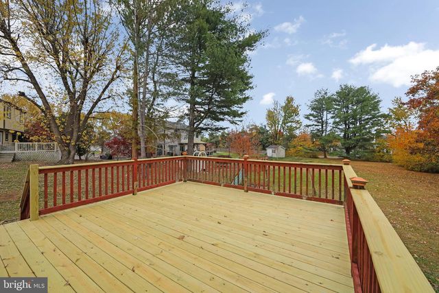 180 INDEPENDENCE DR, Holland, PA 18966