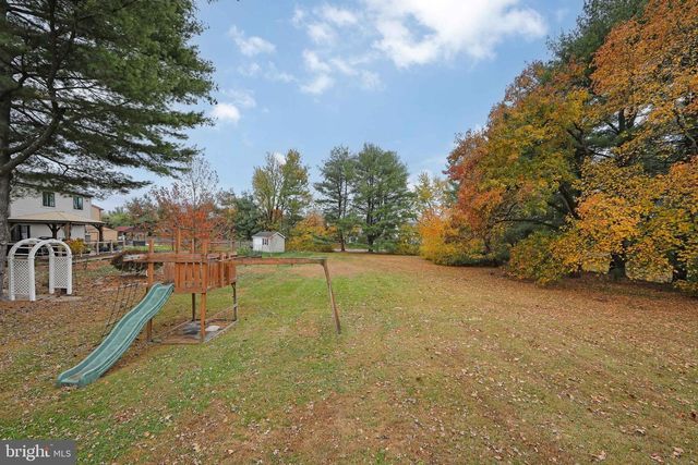 180 INDEPENDENCE DR, Holland, PA 18966