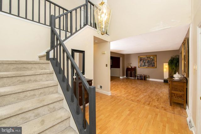 180 INDEPENDENCE DR, Holland, PA 18966