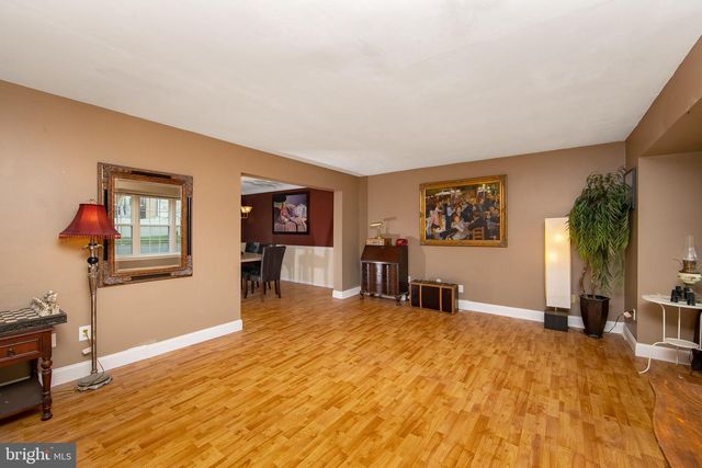 180 INDEPENDENCE DR, Holland, PA 18966