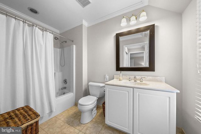 17 LOWBRIDGE PSGE, Medford, NJ 08055