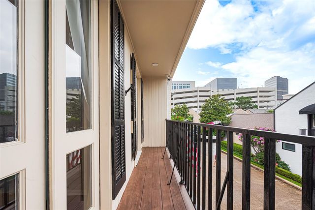 3 River Hollow Lane, Houston, TX 77027
