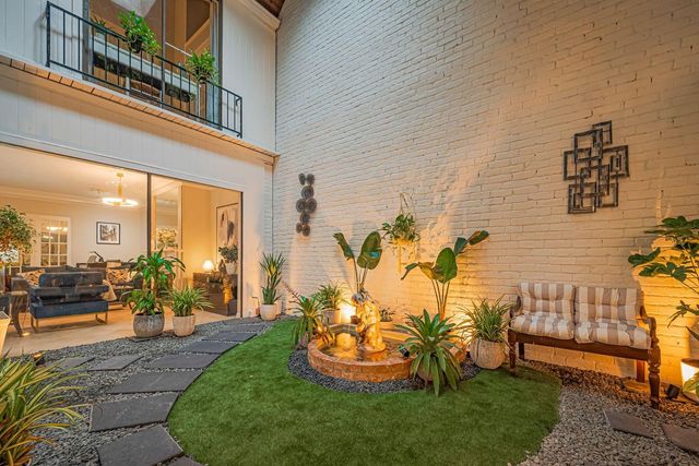 3 River Hollow Lane, Houston, TX 77027