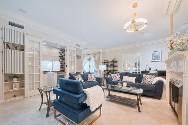 3 River Hollow Lane, Houston, TX 77027