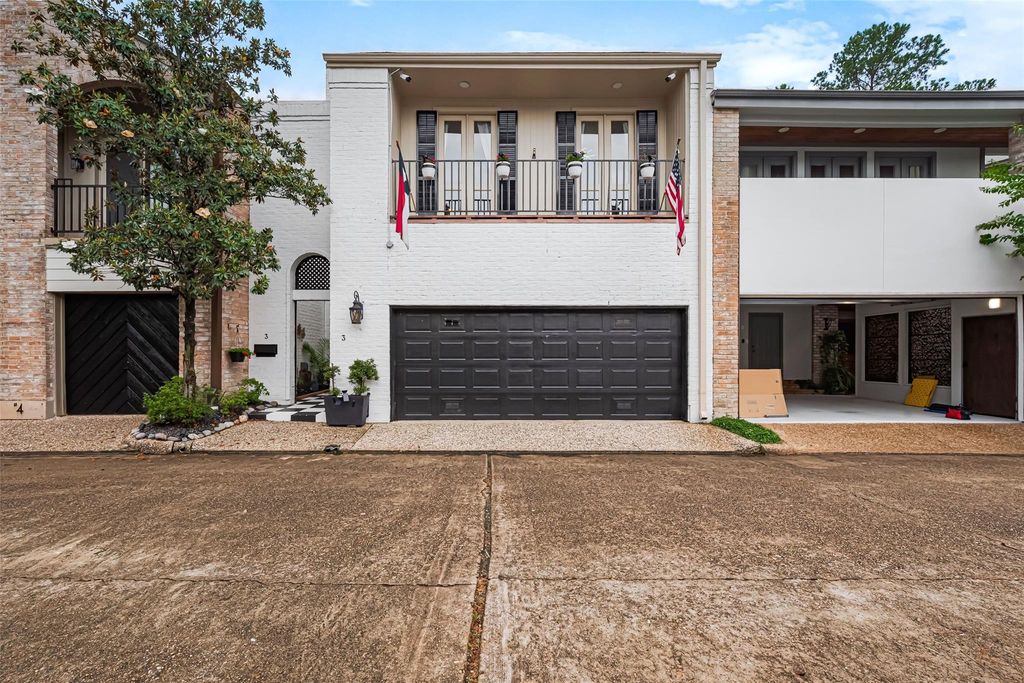 3 River Hollow Lane, Houston, TX 77027