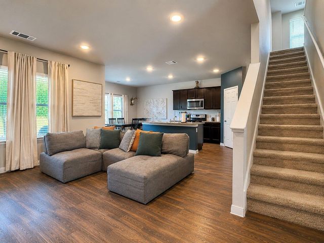 484 Spider Lily DR, Kyle, TX 78640