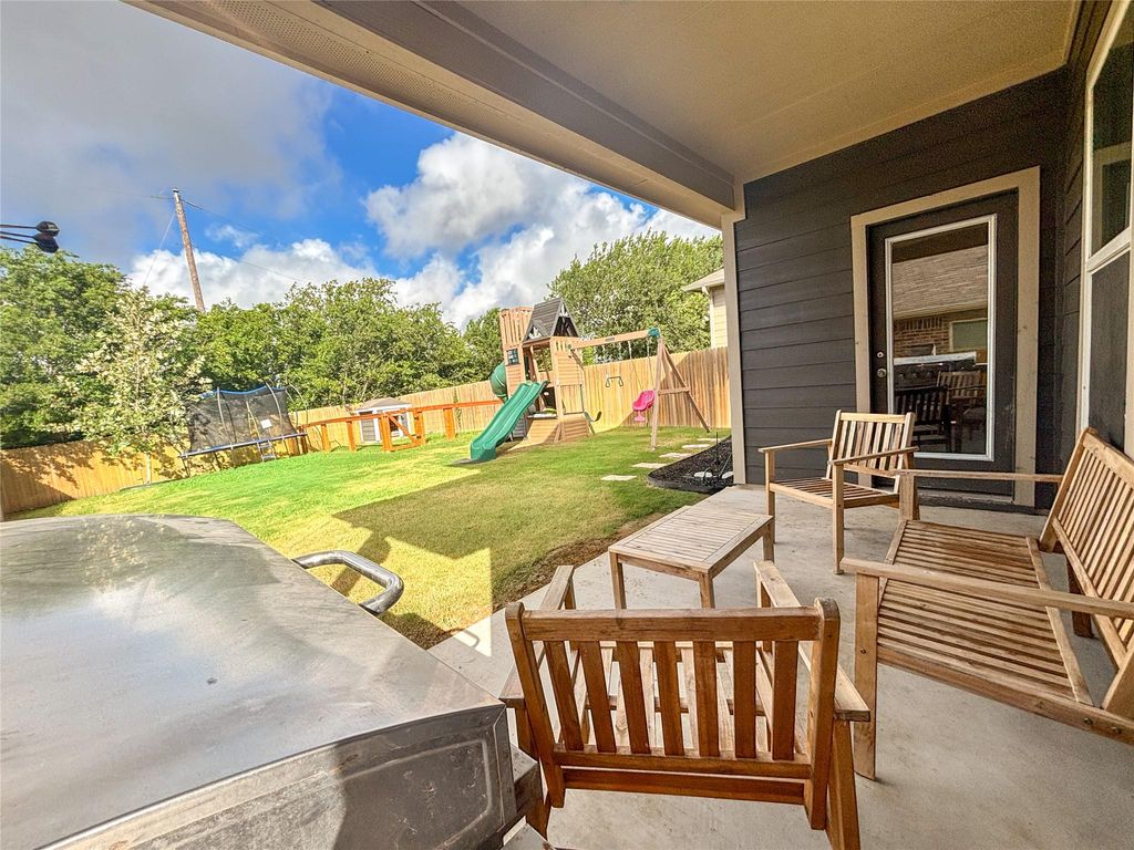 484 Spider Lily DR, Kyle, TX 78640