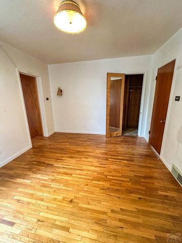 117 S 5th St, Holly, CO 81047