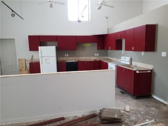 1038 E 5TH Street, Kansas City, MO 64106