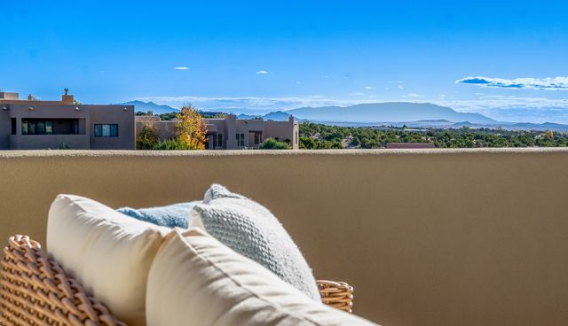 69 Avenida Frijoles, Santa Fe, NM 87507