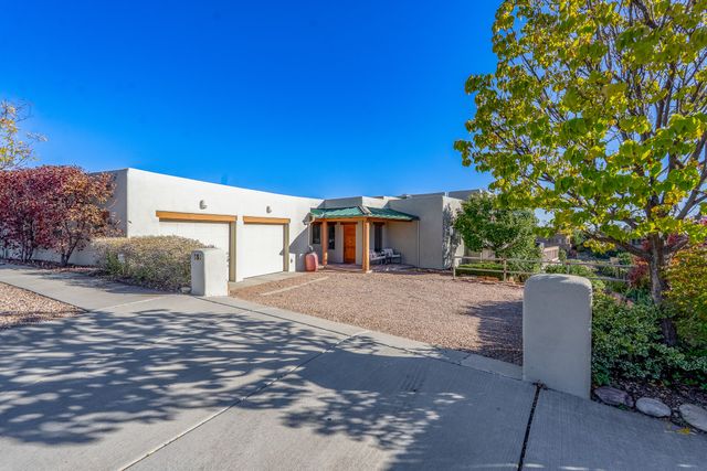 69 Avenida Frijoles, Santa Fe, NM 87507