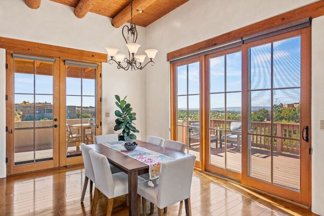 69 Avenida Frijoles, Santa Fe, NM 87507