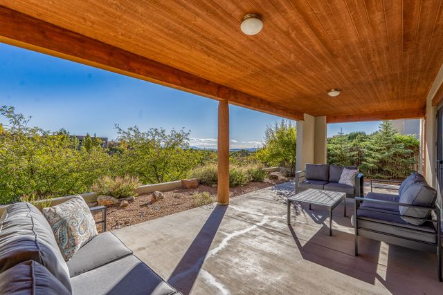 69 Avenida Frijoles, Santa Fe, NM 87507