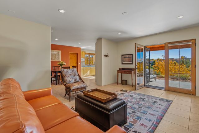 69 Avenida Frijoles, Santa Fe, NM 87507