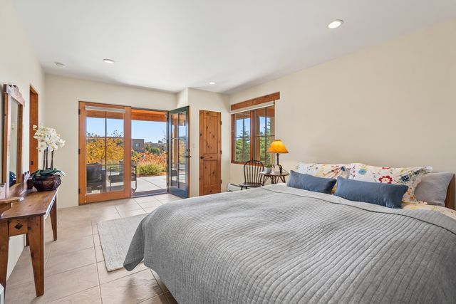 69 Avenida Frijoles, Santa Fe, NM 87507