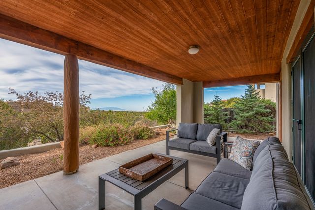 69 Avenida Frijoles, Santa Fe, NM 87507