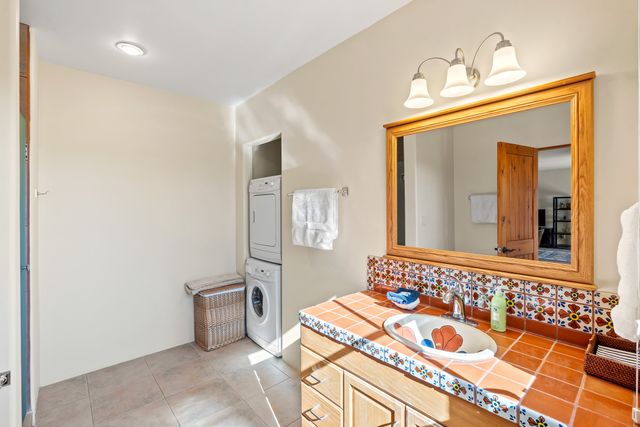 69 Avenida Frijoles, Santa Fe, NM 87507