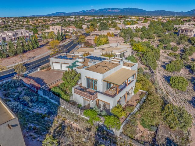 69 Avenida Frijoles, Santa Fe, NM 87507