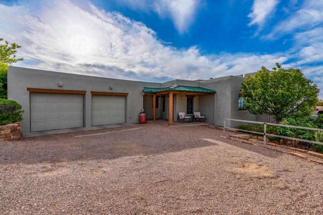 69 Avenida Frijoles, Santa Fe, NM 87507
