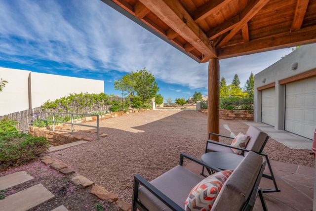 69 Avenida Frijoles, Santa Fe, NM 87507