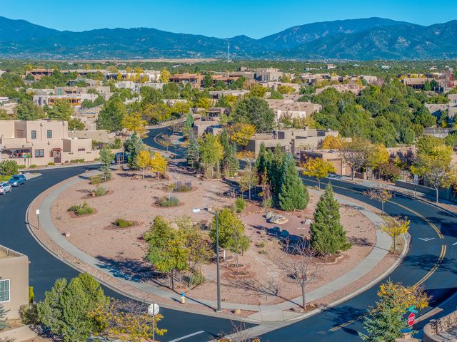 69 Avenida Frijoles, Santa Fe, NM 87507