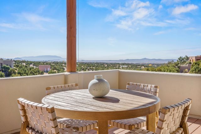 69 Avenida Frijoles, Santa Fe, NM 87507