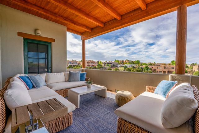 69 Avenida Frijoles, Santa Fe, NM 87507