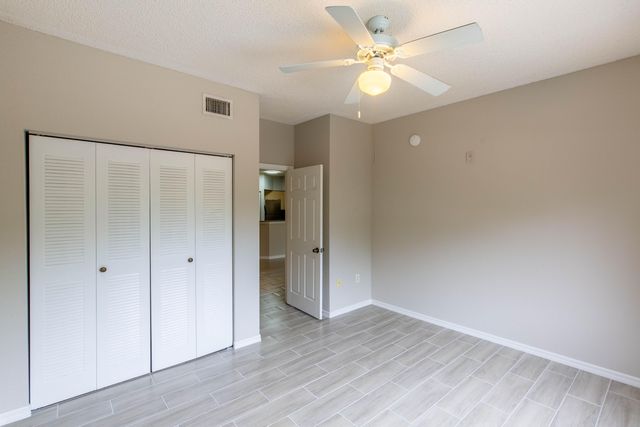 350 Crestwood Circle 203, Royal Palm Beach, FL 33411