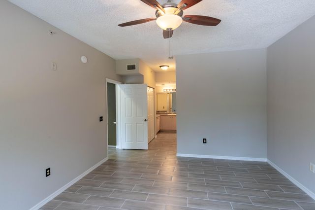350 Crestwood Circle 203, Royal Palm Beach, FL 33411