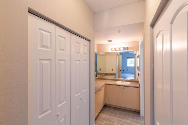 350 Crestwood Circle 203, Royal Palm Beach, FL 33411
