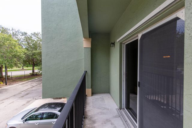 350 Crestwood Circle 203, Royal Palm Beach, FL 33411