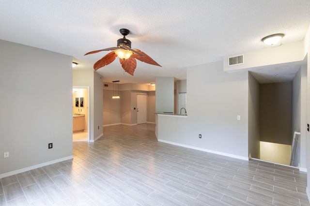 350 Crestwood Circle 203, Royal Palm Beach, FL 33411